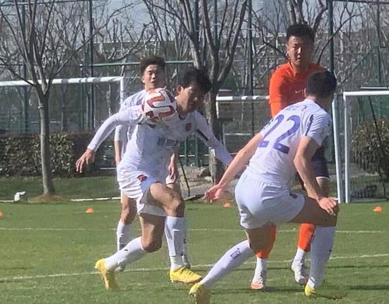 其他主演则认领了最有钱、最贪心、最美艳、最敬业等标签，间接展现了各自扮演角色的性格特点