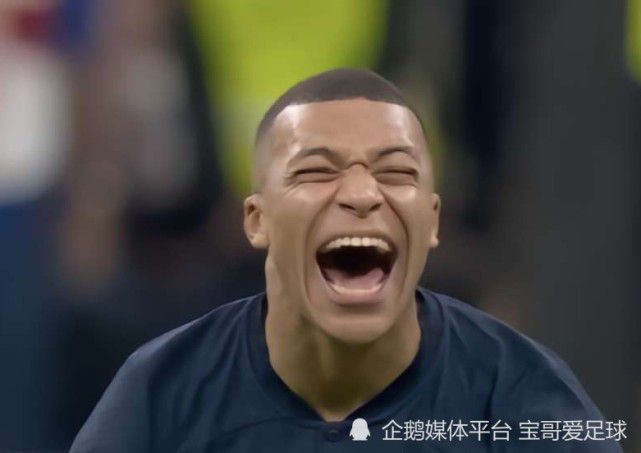 克里斯•加纳（威尔·史姑娘 Will Smith 饰）用尽全数积储买下了高科技医治仪，处处向病院倾销，可是价钱昂扬，接管的人未几。就算他多尽力都没法供给一个杰出的糊口情况给妻儿，老婆（桑迪·牛顿 Thandie Newton 饰）终究选择分开家。从此他带着儿子克里斯托夫（贾登·史姑娘 Jaden Smith 饰）相依为命。克里斯十分困难争夺回来一个股票投资公司练习的机遇，就算没有报答，成功机遇只有百分之五，他仍尽力奋斗，儿子是他的气力。他看尽白眼，与儿子躲在地铁站里的公共茅厕里，住在教堂的收留所里…… 他深信，幸福明天就会到临。